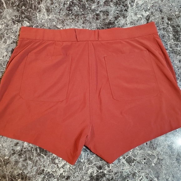 Athleta Tribeca Utility Short in Dried Cinnamon, Size 16 - Picture 3 of 9